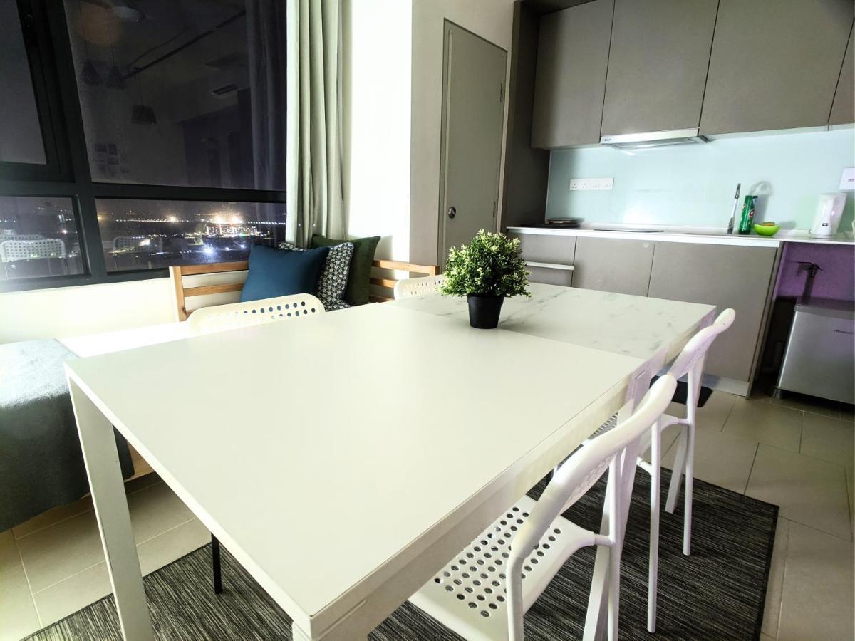 Urban Solitude At Tamarind Suite Cyberjaya Exterior foto