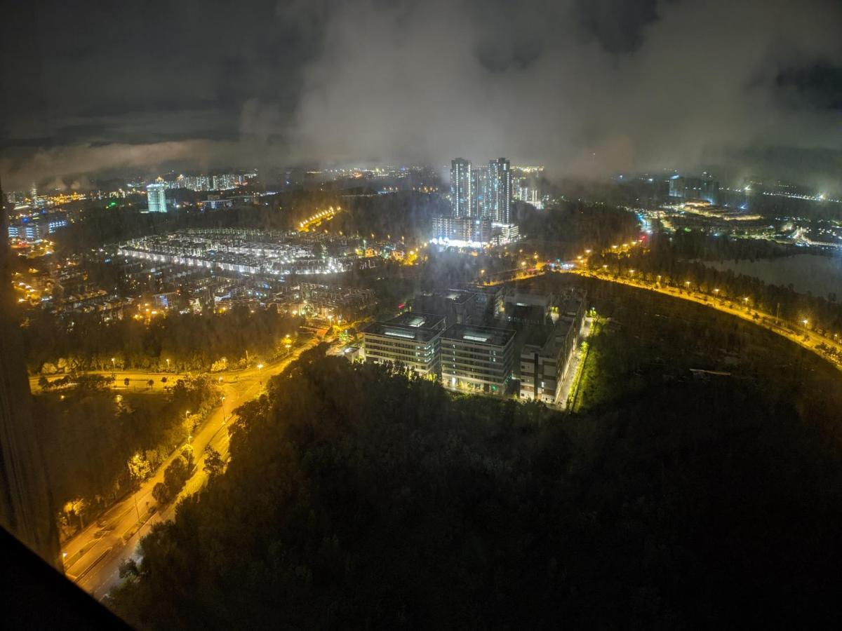 Urban Solitude At Tamarind Suite Cyberjaya Exterior foto