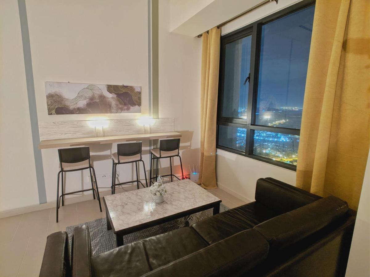 Urban Solitude At Tamarind Suite Cyberjaya Exterior foto
