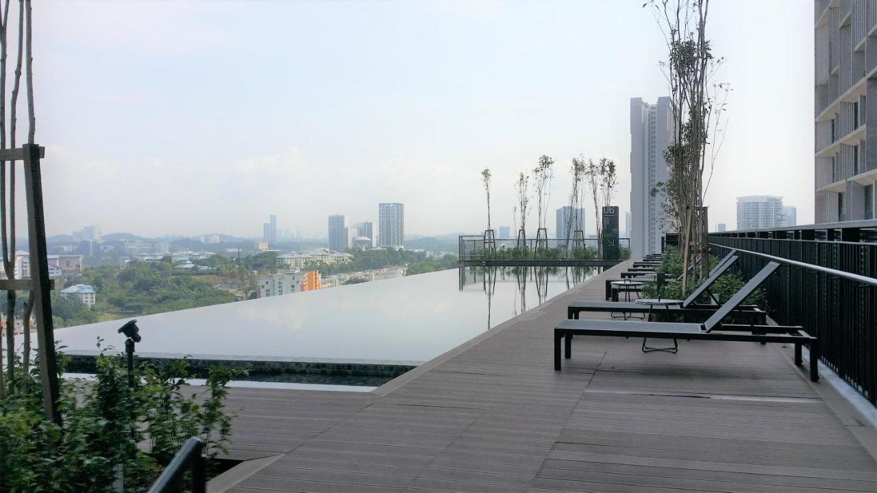 Urban Solitude At Tamarind Suite Cyberjaya Exterior foto