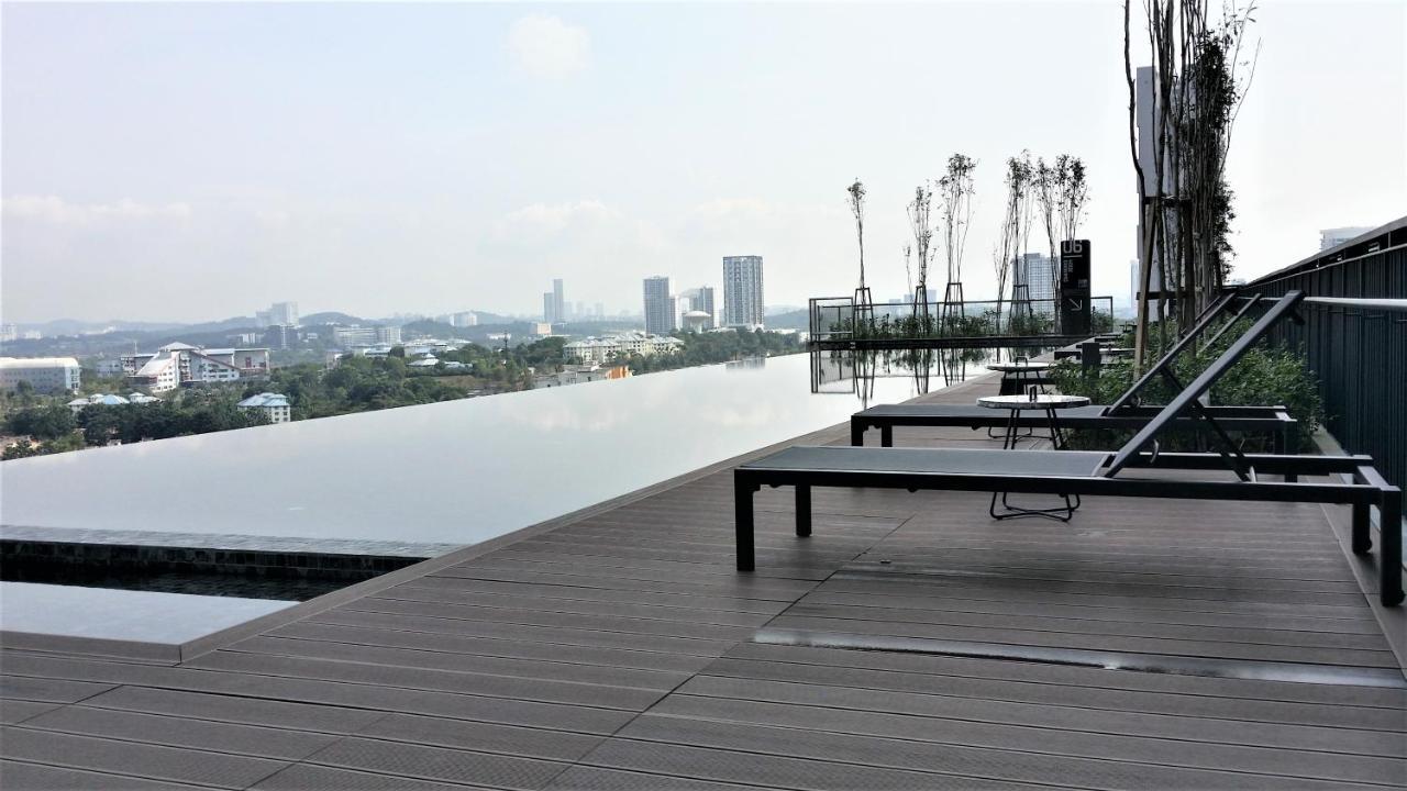 Urban Solitude At Tamarind Suite Cyberjaya Exterior foto